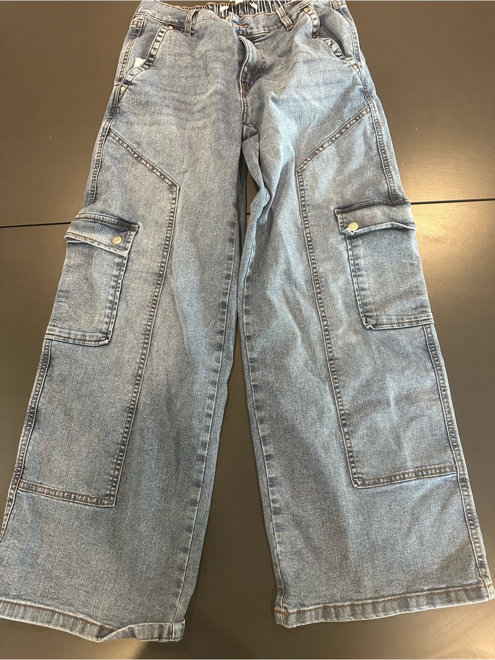 Wide Leg Denim Cargo Jeans - Light Wash
